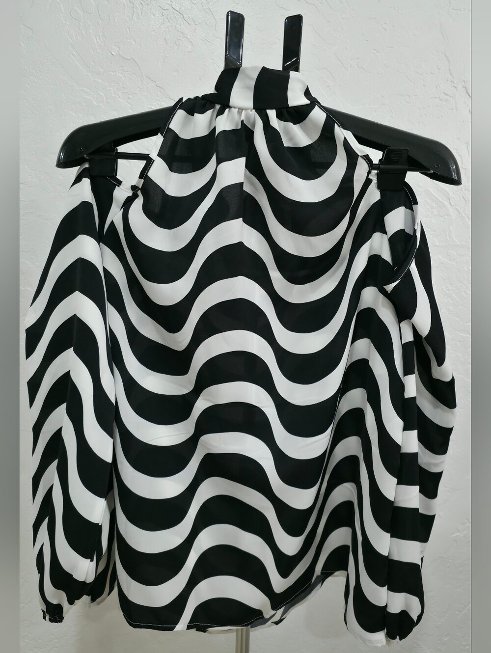 Black & White Wave-Print Cold Shoulder Blouse